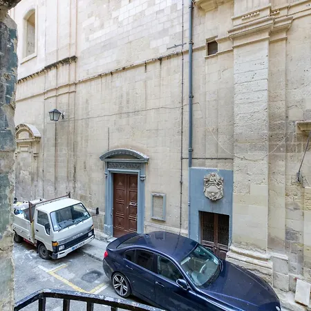 A Sensational 1br In Centre By 360 Estates *